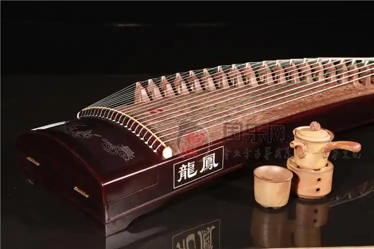 嵌银丝工艺筝