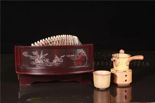 嵌银丝工艺筝